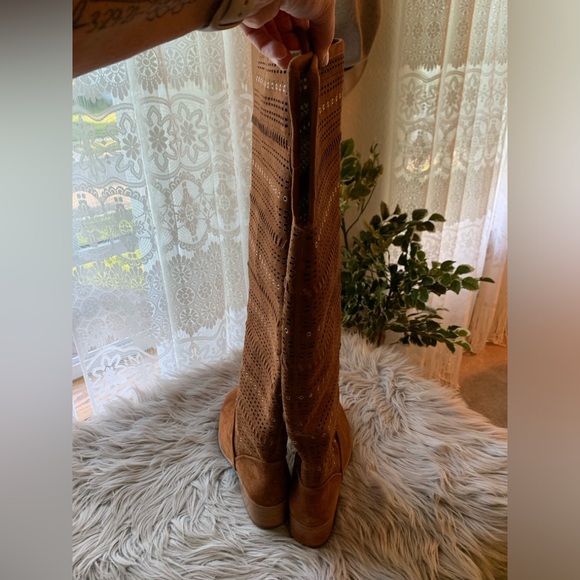 Donald Pliner Devya Tall Suede Boots - Picture 10 of 15